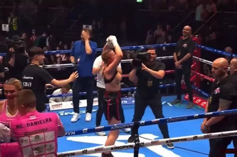 daniella hemsley boxing boobs|OnlyFans star Daniella Hemsley flashes crowd celebrating boxing。